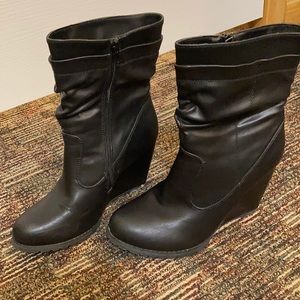 Black, side zip, wedge heal 3” bootie